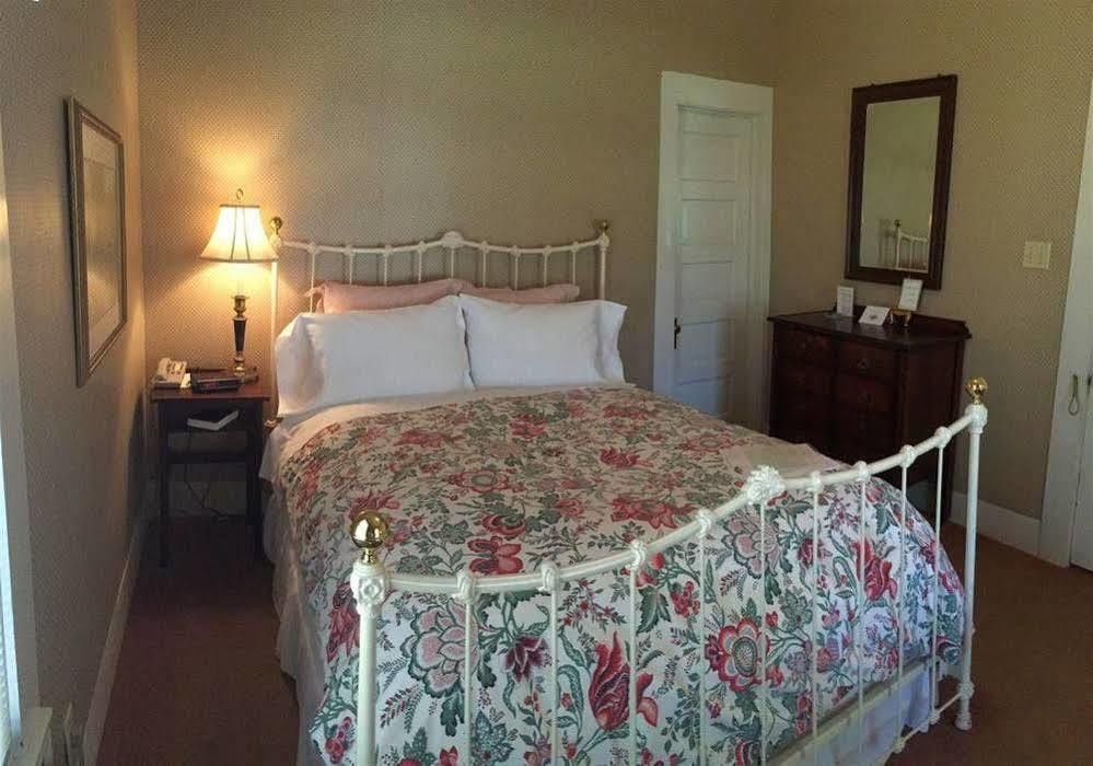 Inn On The River Glen Rose Exterior photo